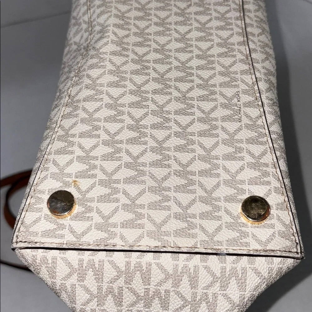 Michael Kors Jet Set Large Shoulder Bag